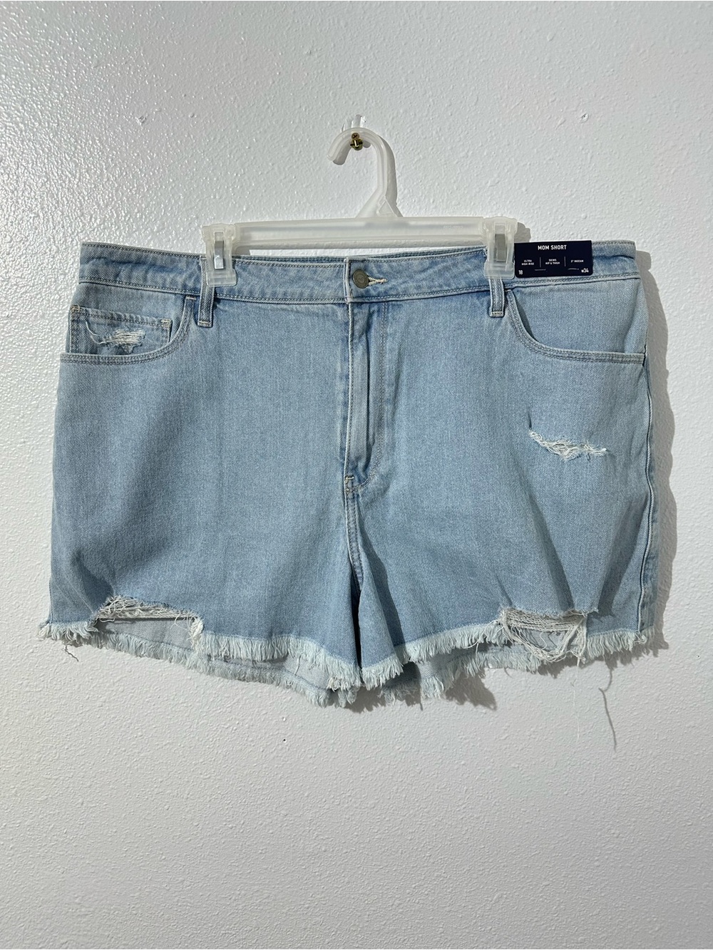 NWT Hollister Ultra High-Rise Women’s 18 Distressed Mom Shorts 3” Inseam